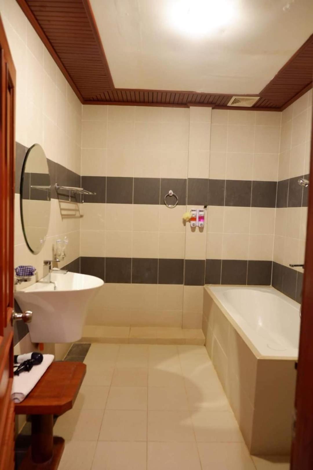 โขงมณี โคโลเนียล เฮ้าส์ Hotel เมืองโขง ภายนอก รูปภาพ